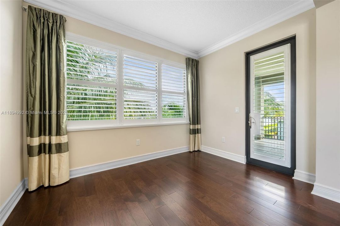 For Rent: $15,700 (5 beds, 7 baths, 5216 Square Feet)