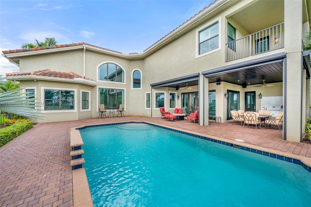 For Rent: $15,700 (5 beds, 7 baths, 5216 Square Feet)