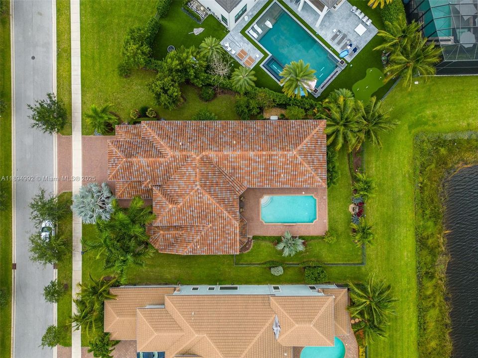 For Rent: $15,700 (5 beds, 7 baths, 5216 Square Feet)