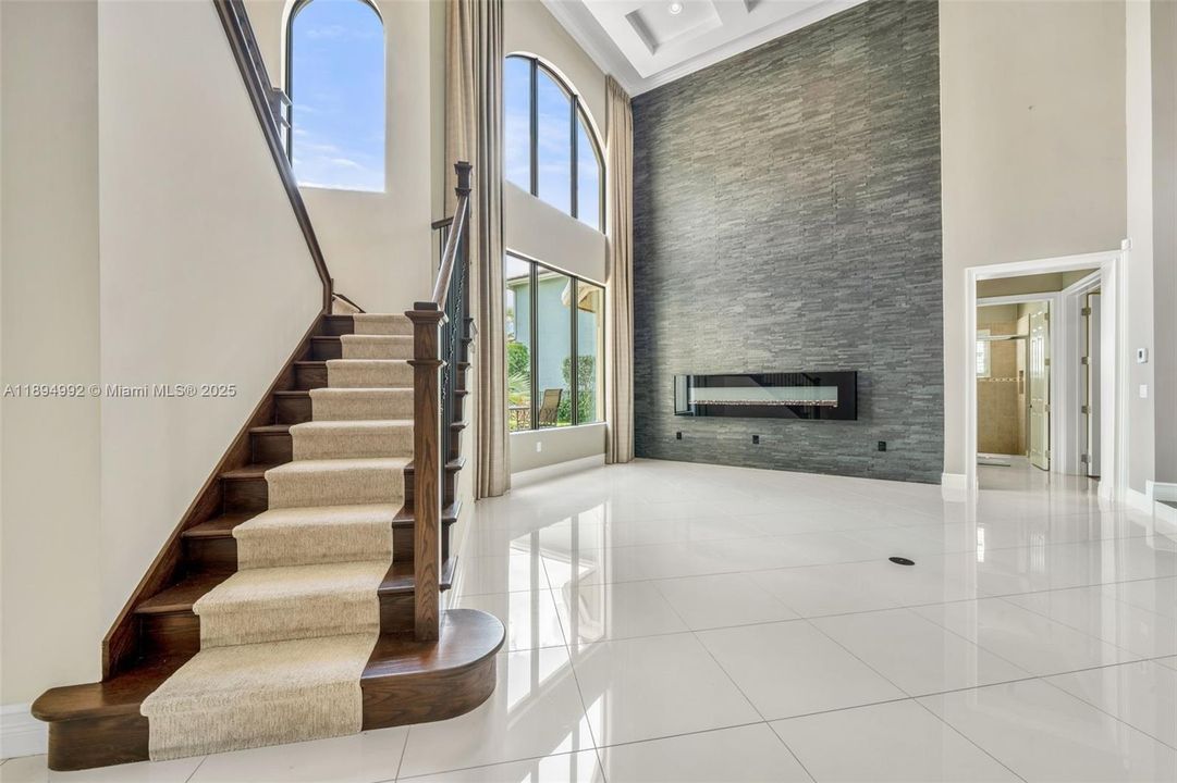 For Rent: $15,700 (5 beds, 7 baths, 5216 Square Feet)