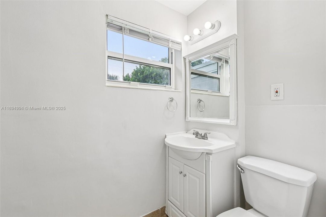 Active With Contract: $539,900 (4 beds, 2 baths, 1588 Square Feet)