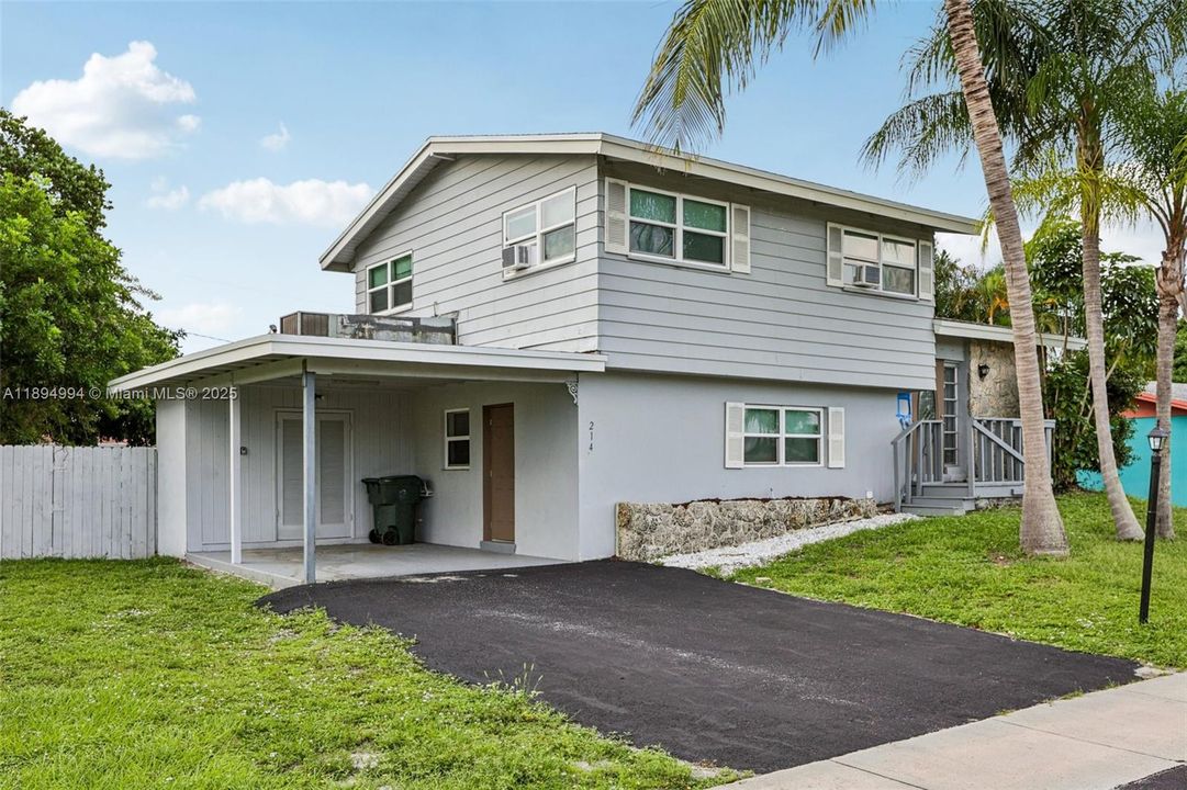 Active With Contract: $539,900 (4 beds, 2 baths, 1588 Square Feet)