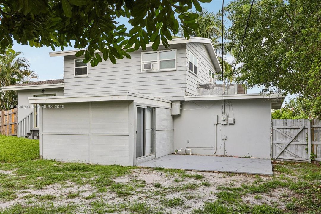 Active With Contract: $539,900 (4 beds, 2 baths, 1588 Square Feet)