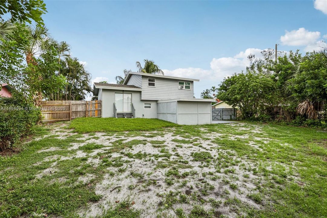 Active With Contract: $539,900 (4 beds, 2 baths, 1588 Square Feet)
