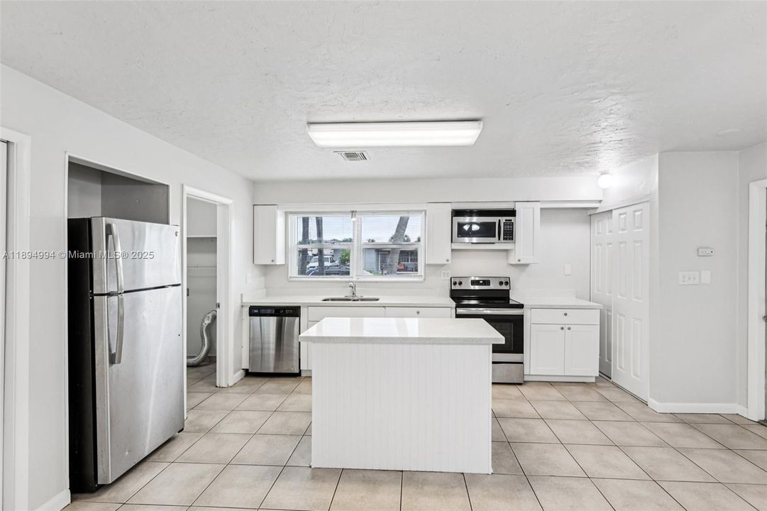 Active With Contract: $539,900 (4 beds, 2 baths, 1588 Square Feet)