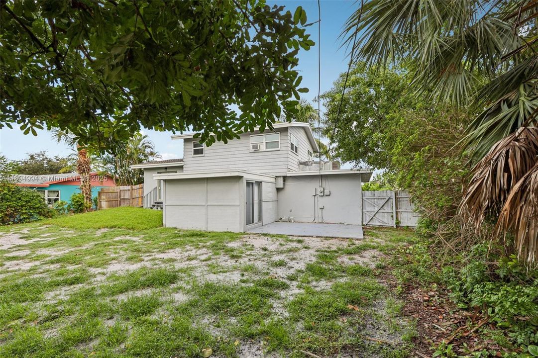 Active With Contract: $539,900 (4 beds, 2 baths, 1588 Square Feet)