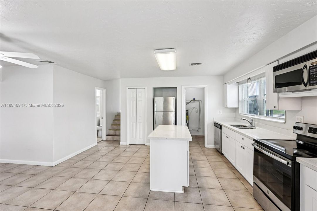 Active With Contract: $539,900 (4 beds, 2 baths, 1588 Square Feet)