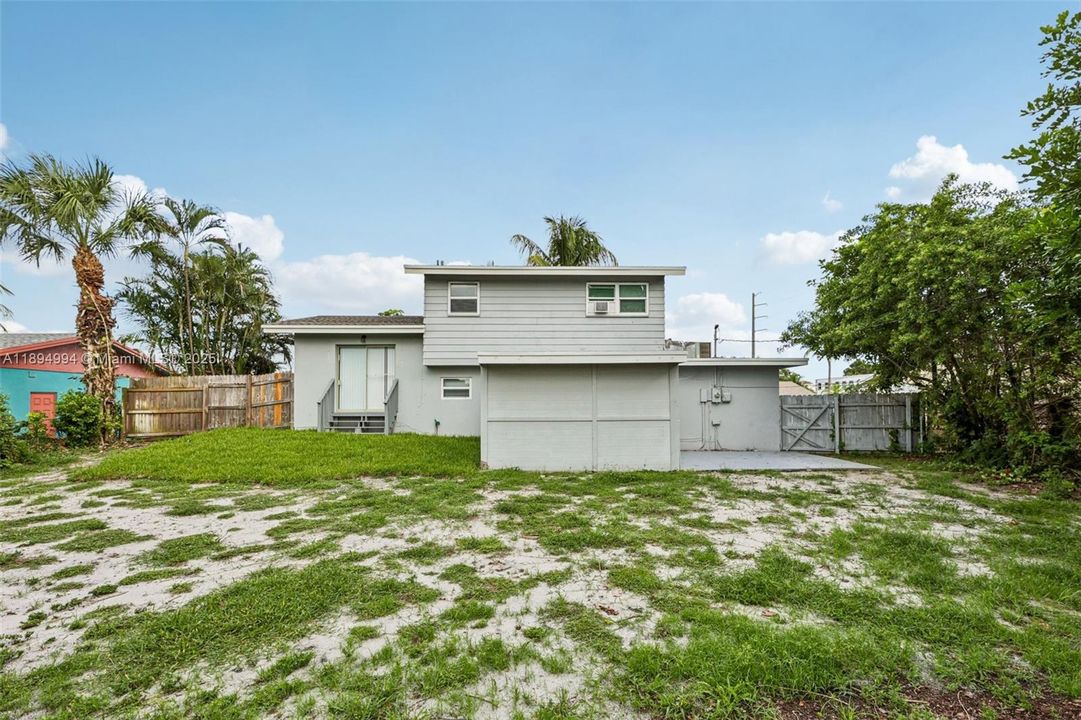 Active With Contract: $539,900 (4 beds, 2 baths, 1588 Square Feet)