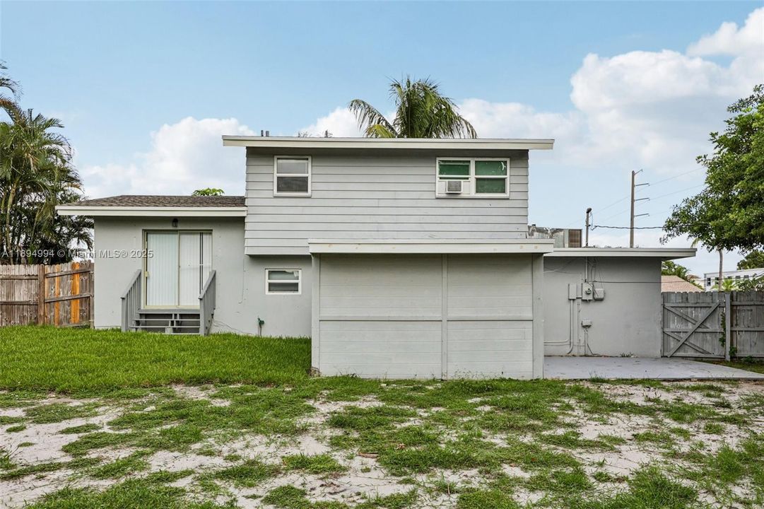 Active With Contract: $539,900 (4 beds, 2 baths, 1588 Square Feet)