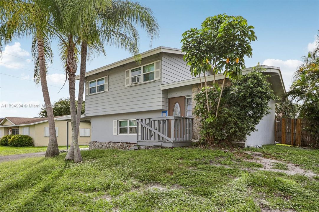 Active With Contract: $539,900 (4 beds, 2 baths, 1588 Square Feet)