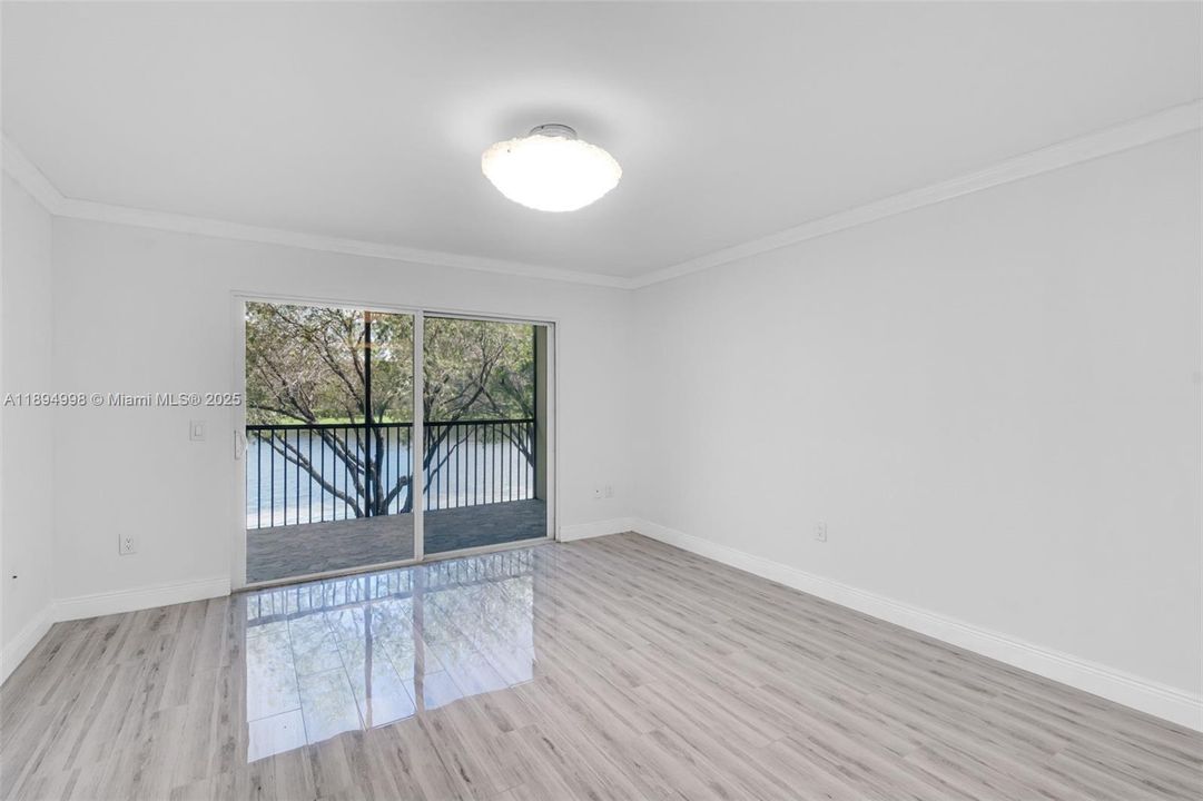 Active With Contract: $320,000 (2 beds, 2 baths, 1364 Square Feet)