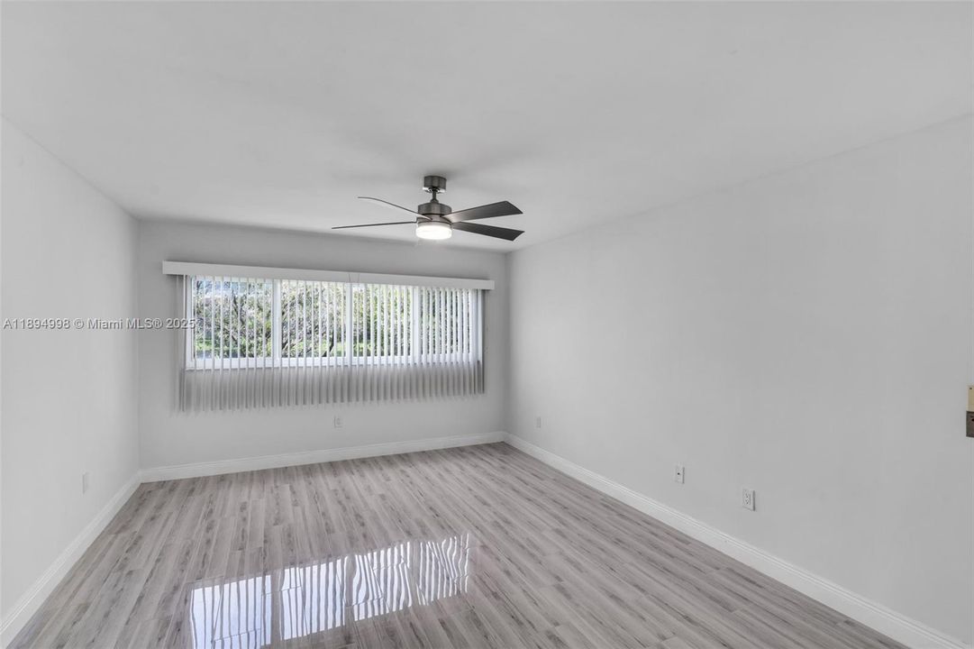 Active With Contract: $320,000 (2 beds, 2 baths, 1364 Square Feet)