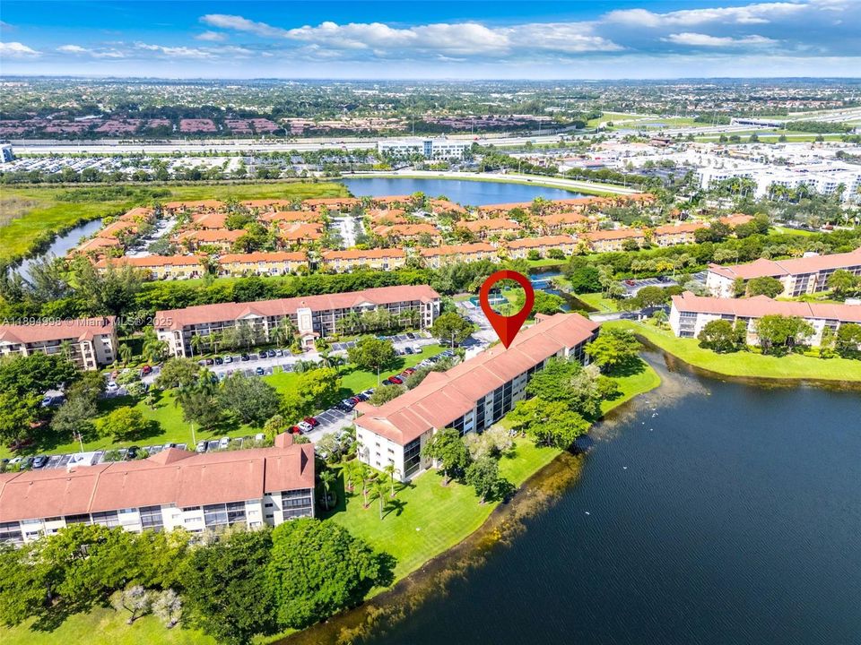 Active With Contract: $320,000 (2 beds, 2 baths, 1364 Square Feet)