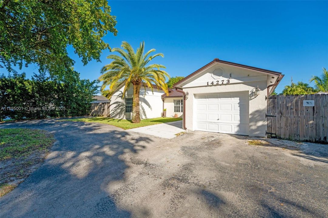 Activo con contrato: $599,000 (3 camas, 2 baños, 1254 Pies cuadrados)