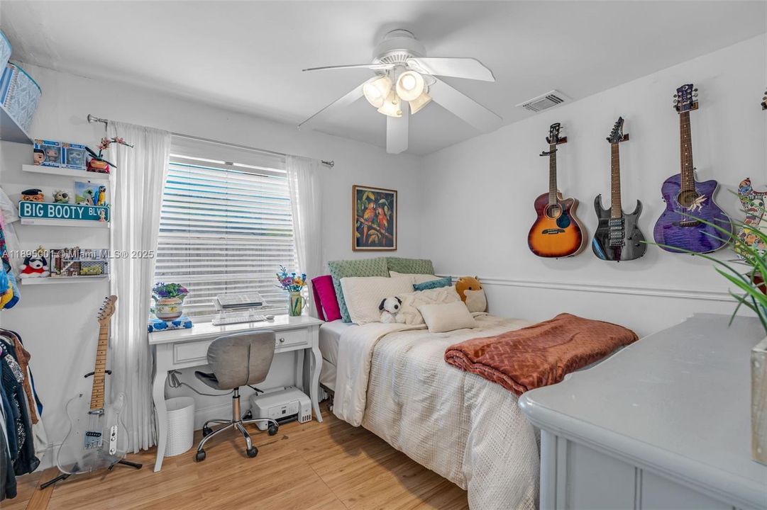 Activo con contrato: $599,000 (3 camas, 2 baños, 1254 Pies cuadrados)