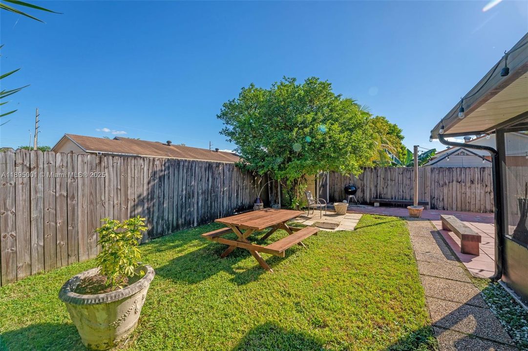 Activo con contrato: $599,000 (3 camas, 2 baños, 1254 Pies cuadrados)