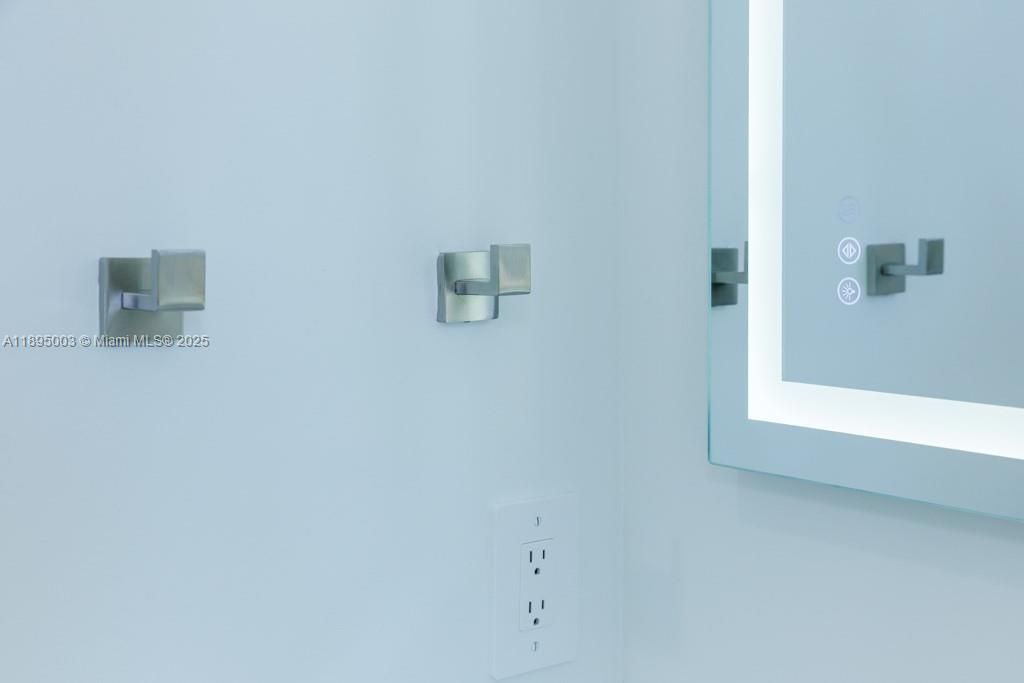 合同活跃: $405,000 (3 贝兹, 2 浴室, 0 平方英尺)