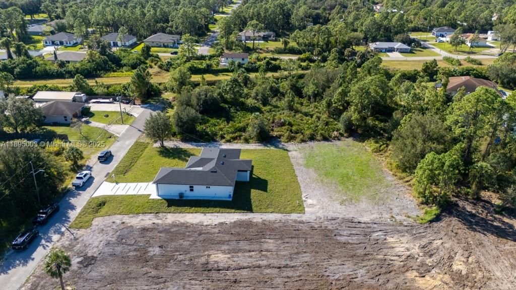 合同活跃: $405,000 (3 贝兹, 2 浴室, 0 平方英尺)