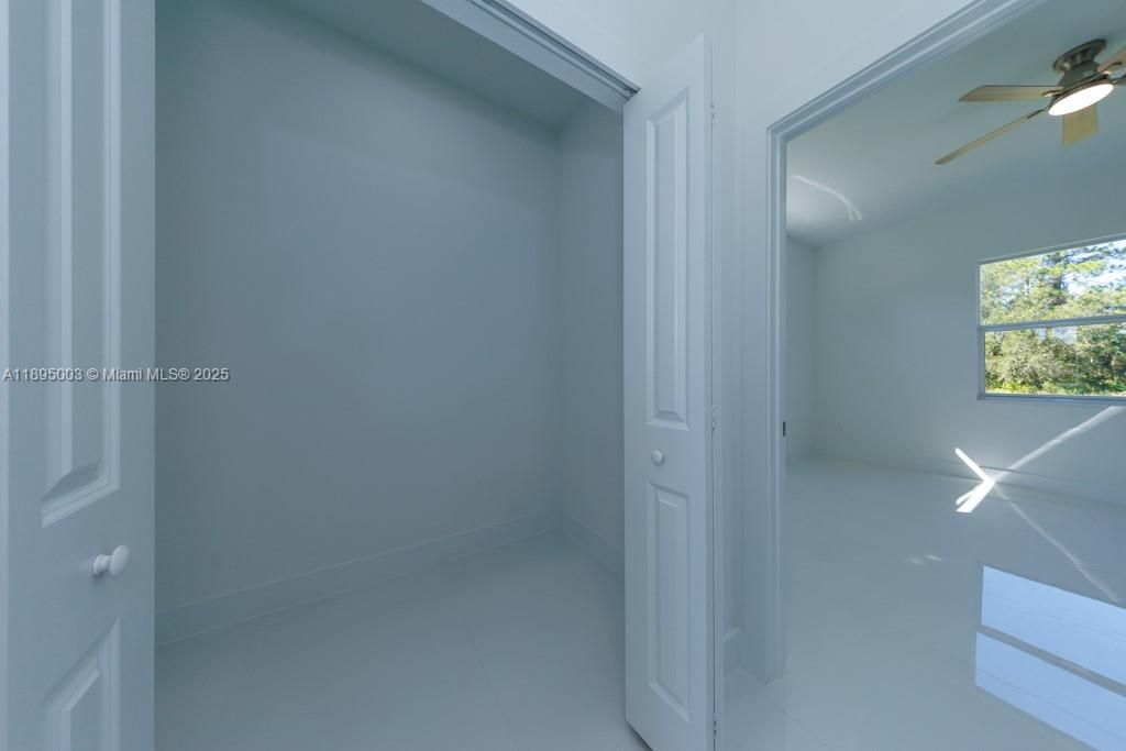 合同活跃: $405,000 (3 贝兹, 2 浴室, 0 平方英尺)