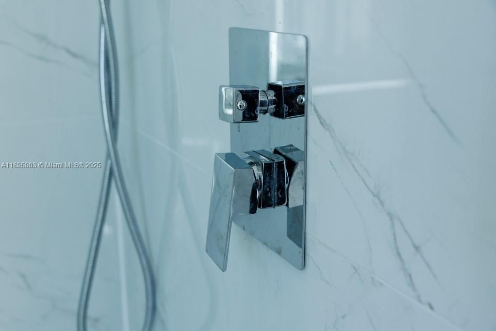 合同活跃: $405,000 (3 贝兹, 2 浴室, 0 平方英尺)