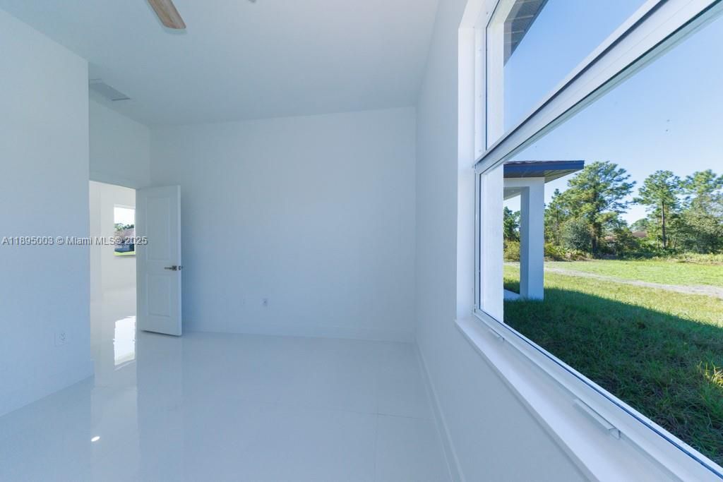 合同活跃: $405,000 (3 贝兹, 2 浴室, 0 平方英尺)