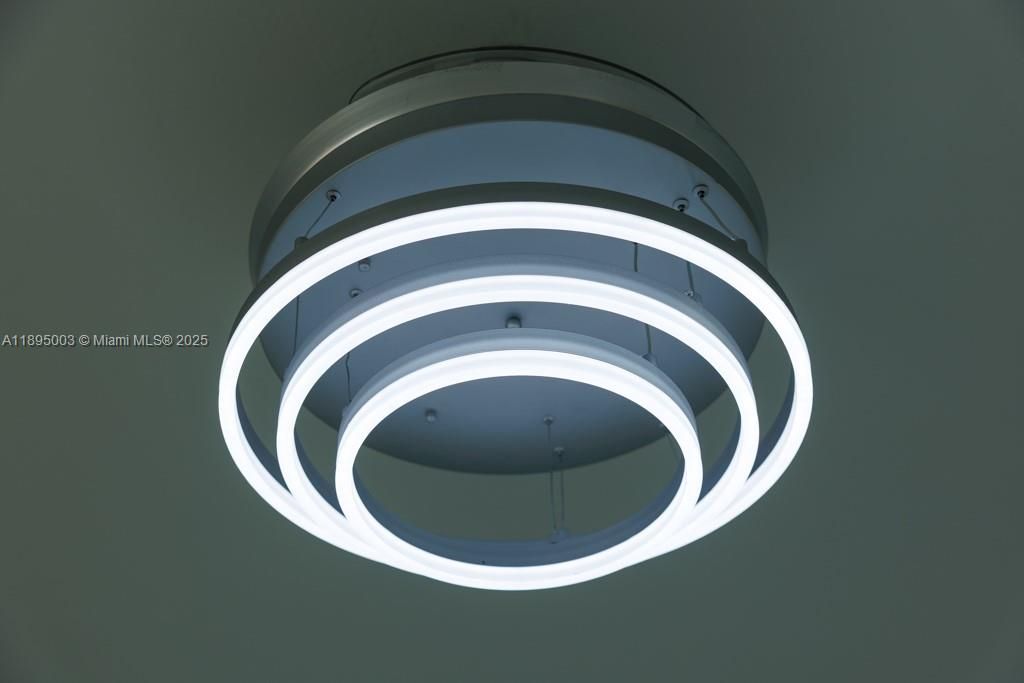 合同活跃: $405,000 (3 贝兹, 2 浴室, 0 平方英尺)