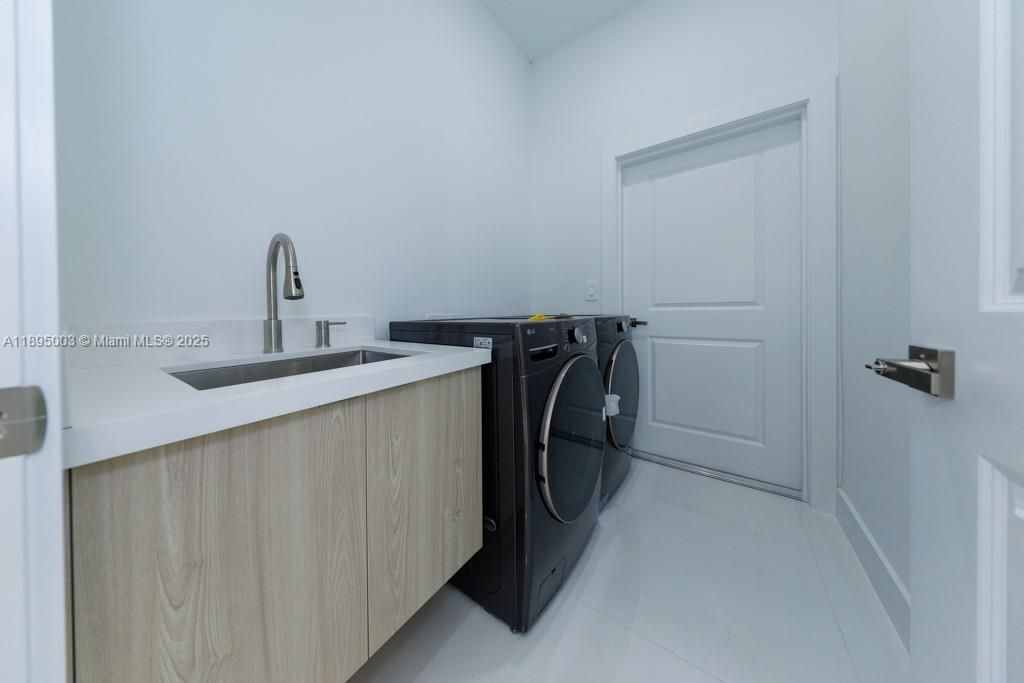 合同活跃: $405,000 (3 贝兹, 2 浴室, 0 平方英尺)