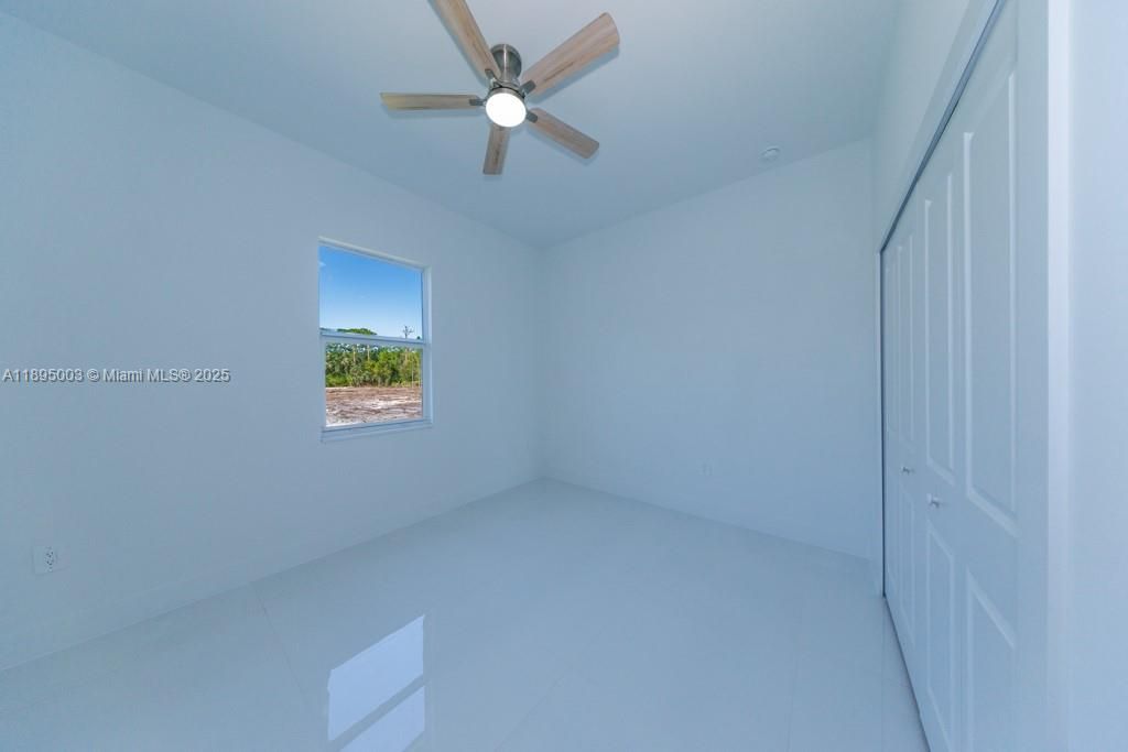 合同活跃: $405,000 (3 贝兹, 2 浴室, 0 平方英尺)