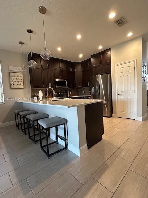 En Venta: $539,000 (4 camas, 2 baños, 2045 Pies cuadrados)