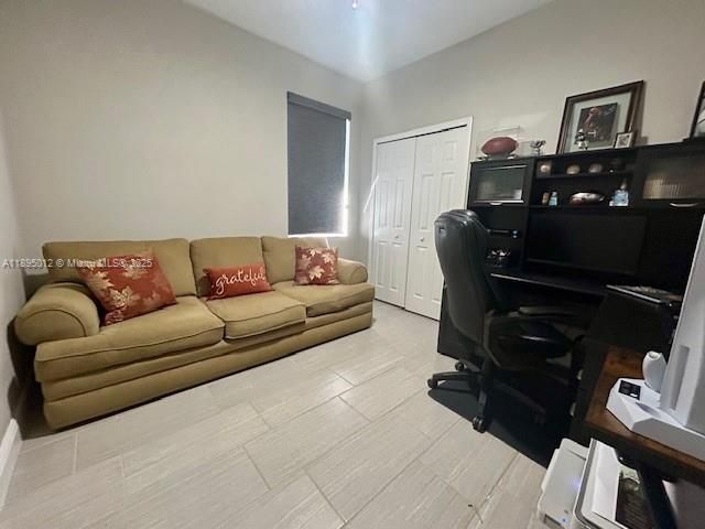 En Venta: $539,000 (4 camas, 2 baños, 2045 Pies cuadrados)