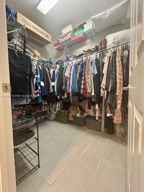 En Venta: $539,000 (4 camas, 2 baños, 2045 Pies cuadrados)