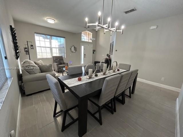 En Venta: $539,000 (4 camas, 2 baños, 2045 Pies cuadrados)