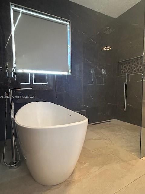 En Venta: $539,000 (4 camas, 2 baños, 2045 Pies cuadrados)