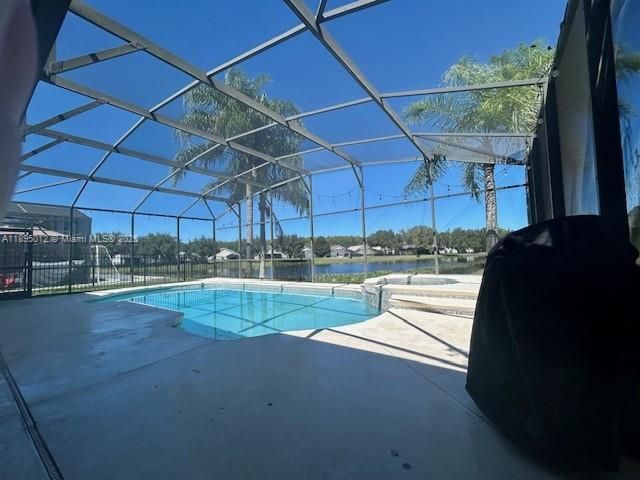 En Venta: $539,000 (4 camas, 2 baños, 2045 Pies cuadrados)