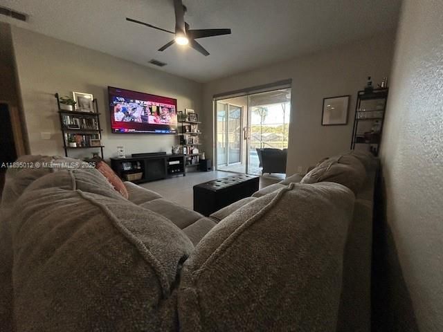 En Venta: $539,000 (4 camas, 2 baños, 2045 Pies cuadrados)