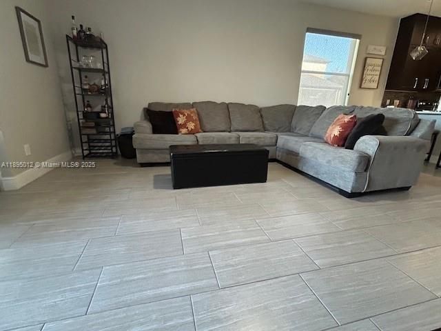 En Venta: $539,000 (4 camas, 2 baños, 2045 Pies cuadrados)