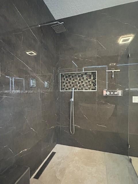 En Venta: $539,000 (4 camas, 2 baños, 2045 Pies cuadrados)