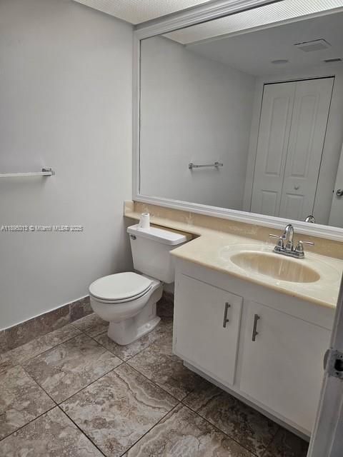 合同活跃: $1,750 (1 贝兹, 1 浴室, 1045 平方英尺)