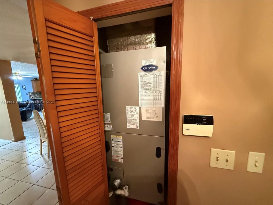 Active With Contract: $625,000 (3 beds, 2 baths, 1434 Square Feet)