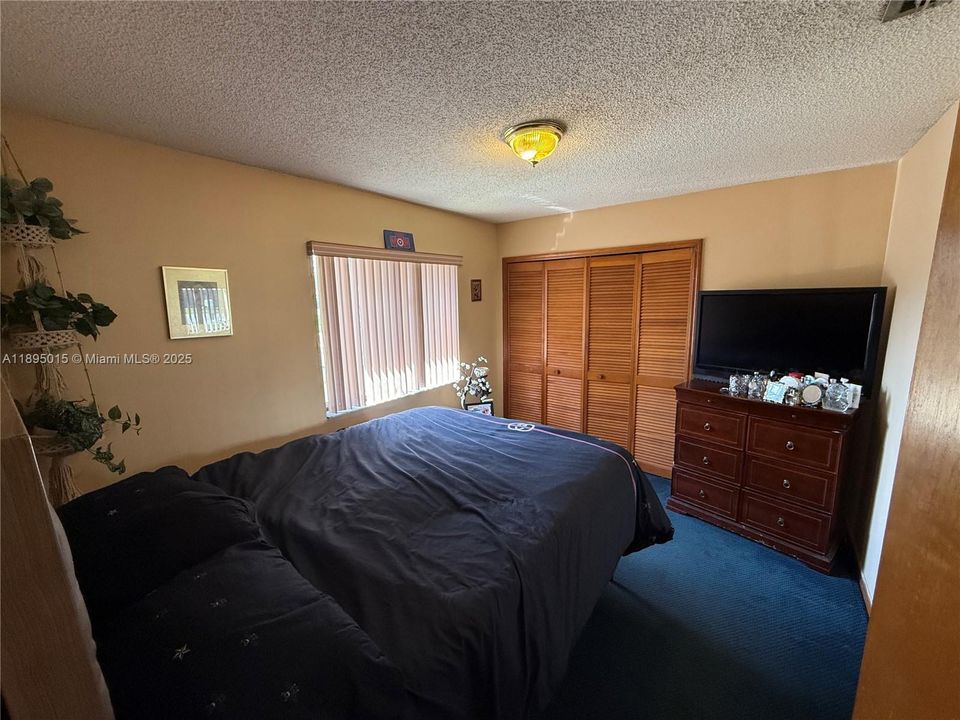 Active With Contract: $625,000 (3 beds, 2 baths, 1434 Square Feet)