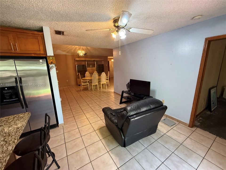 Active With Contract: $625,000 (3 beds, 2 baths, 1434 Square Feet)