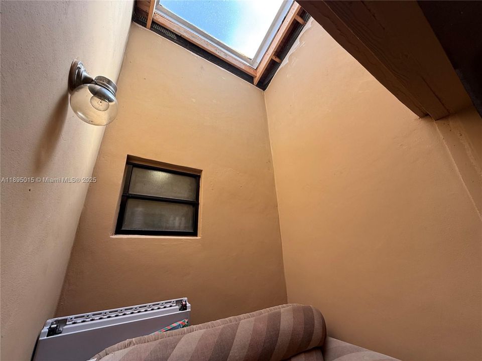 Active With Contract: $625,000 (3 beds, 2 baths, 1434 Square Feet)