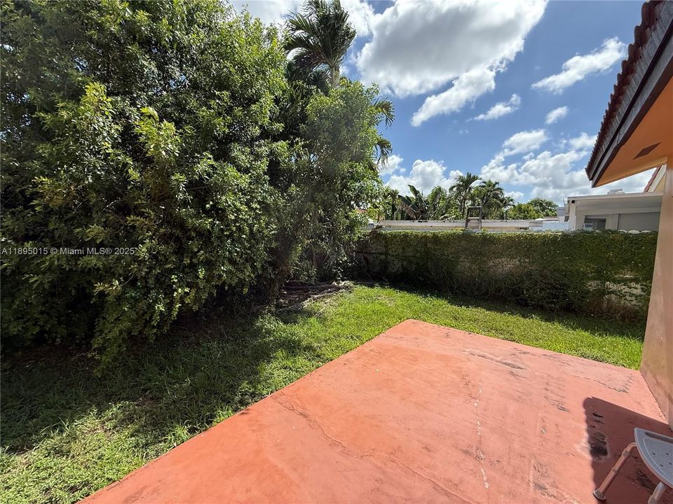 Active With Contract: $625,000 (3 beds, 2 baths, 1434 Square Feet)