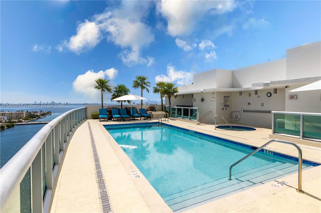 待售: $998,000 (2 贝兹, 2 浴室, 1884 平方英尺)