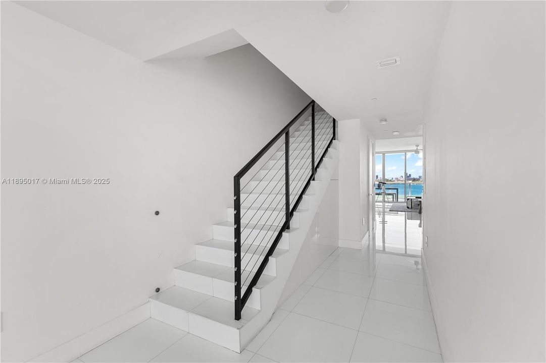 待售: $998,000 (2 贝兹, 2 浴室, 1884 平方英尺)