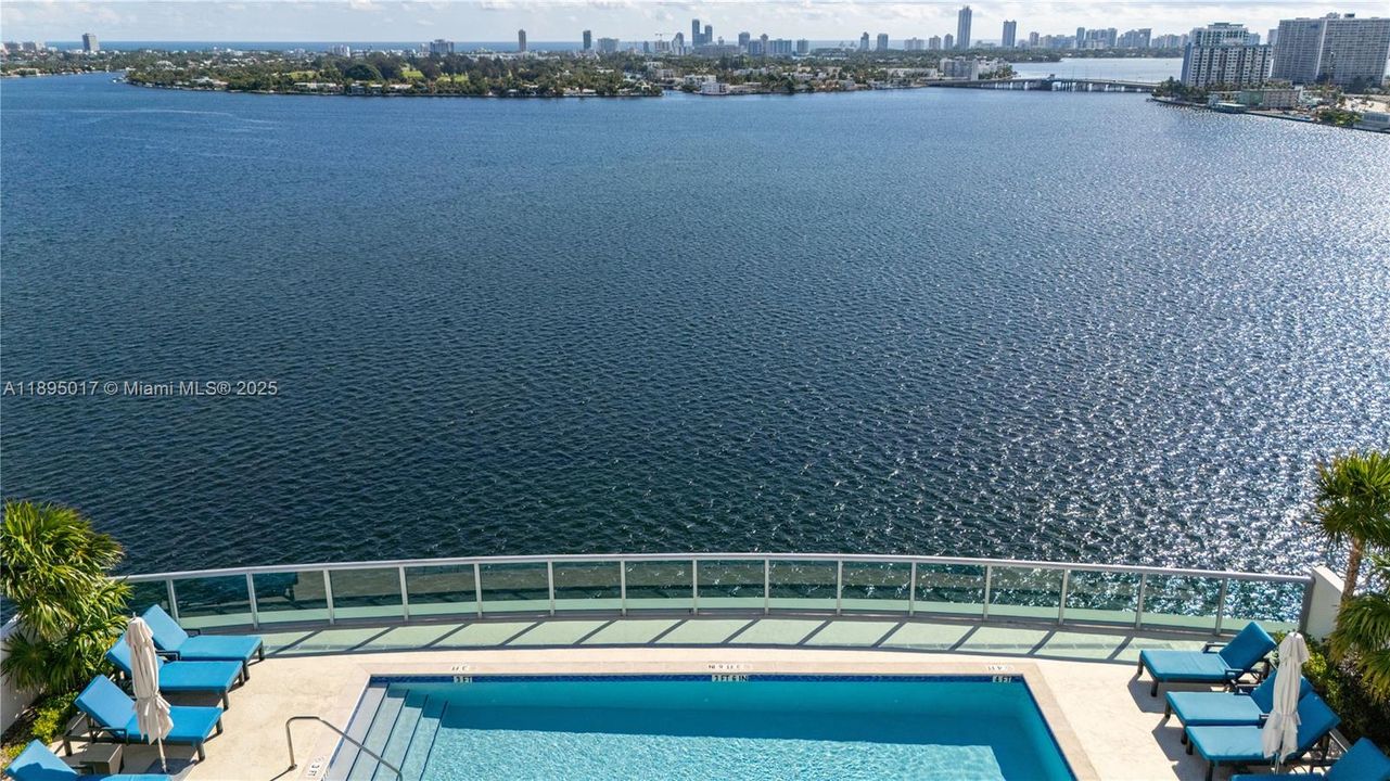 待售: $998,000 (2 贝兹, 2 浴室, 1884 平方英尺)