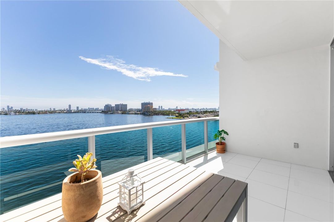 待售: $998,000 (2 贝兹, 2 浴室, 1884 平方英尺)