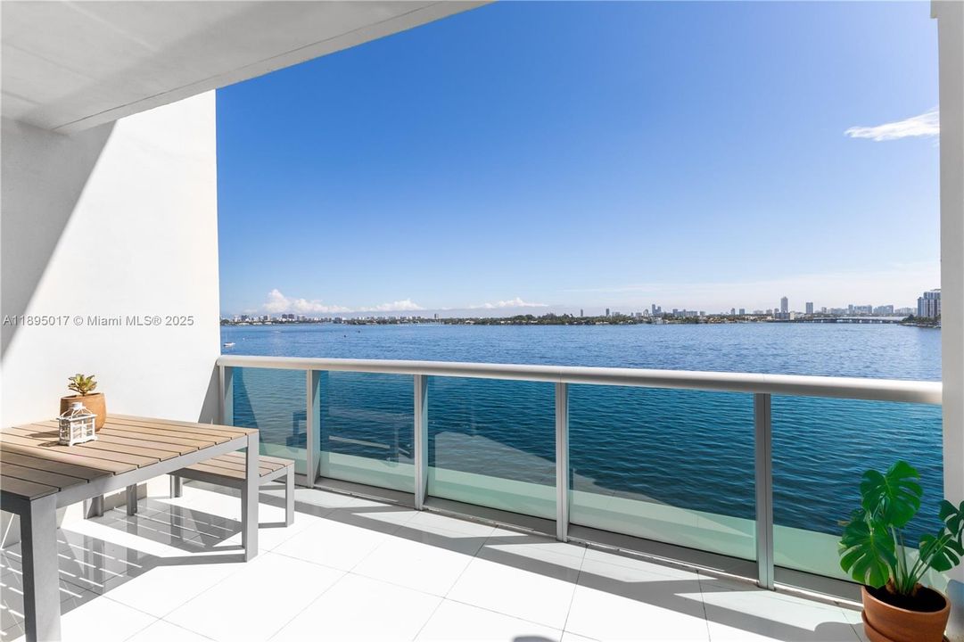 待售: $998,000 (2 贝兹, 2 浴室, 1884 平方英尺)