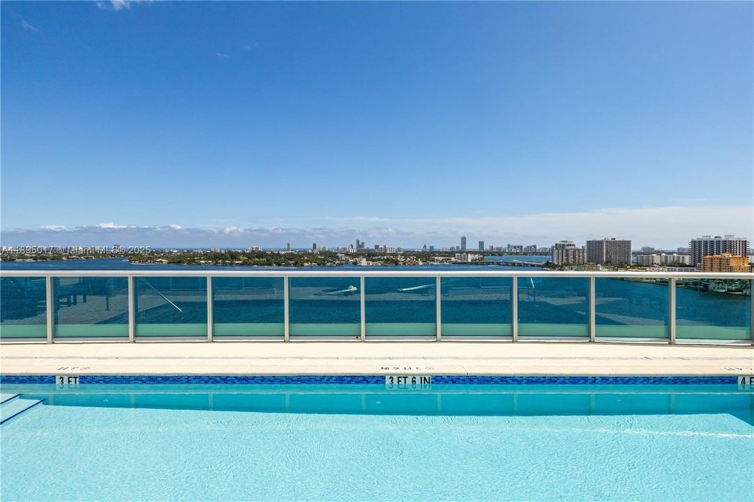 待售: $998,000 (2 贝兹, 2 浴室, 1884 平方英尺)