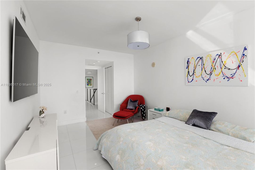 待售: $998,000 (2 贝兹, 2 浴室, 1884 平方英尺)